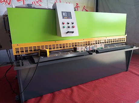 QC12Y-6X3200摆式剪板机-移动面板-E21S